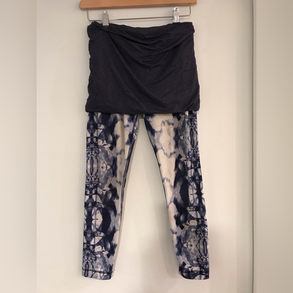 RARE LULULEMON LEGGINGS SIZE 4